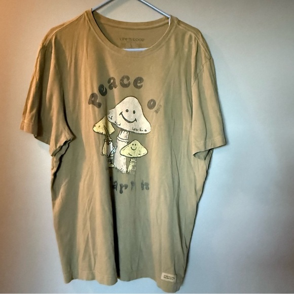 Life Is Good Men's Peace On Earth Distressed Mushroom Crusher Tee Sz L 24" PTP - Picture 1 of 6